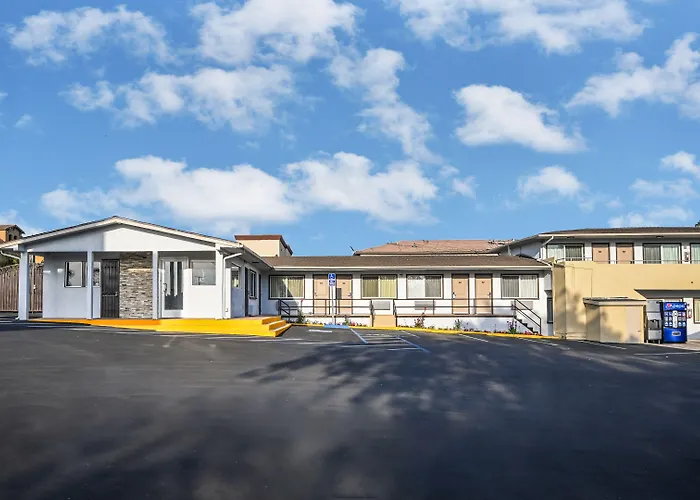 Sea Rock Inn - Long Beach