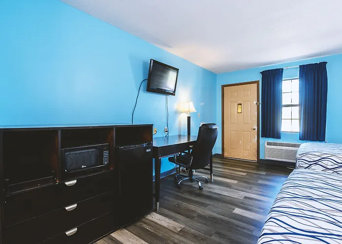 Blue Way Inn & Suites Wellington