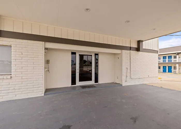 Days Inn By Wyndham Kenedy Karnes City