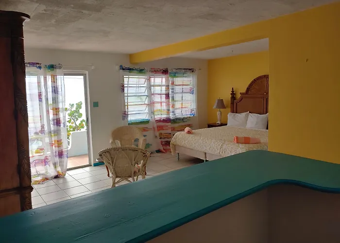 Orrie's Beach Bar&Hotel