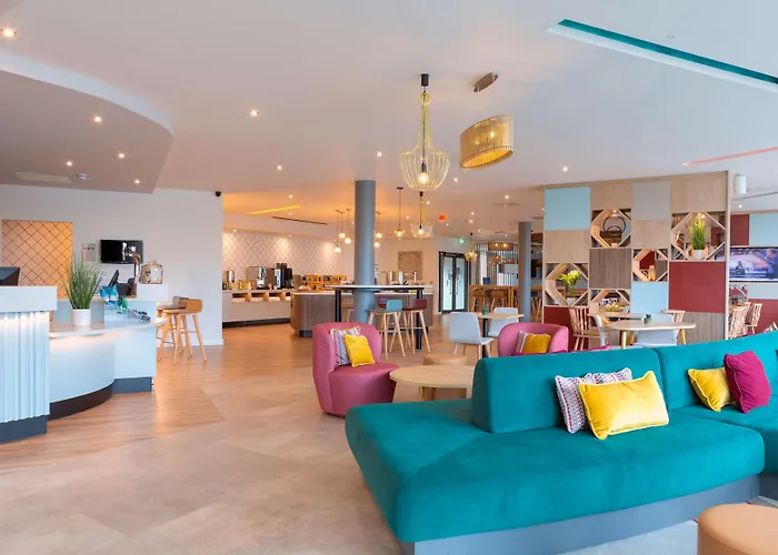 Hampton By Hilton Ashford International