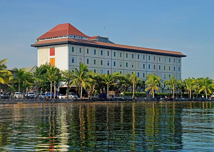 Grand Singaraja Beach Hotel