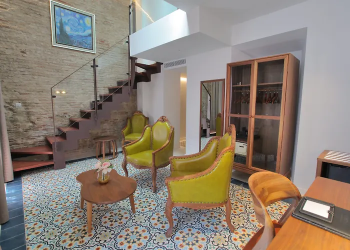 Anahita Boutique Hotel