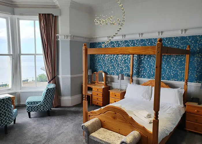 Delmont Hotel & View Restaurant