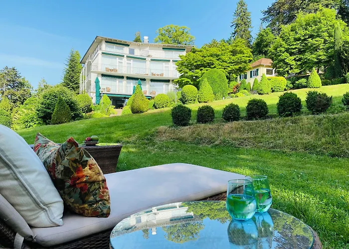 DAS SCHLOSSBERG - Boutique Hotel im Park- Nahe der Therme