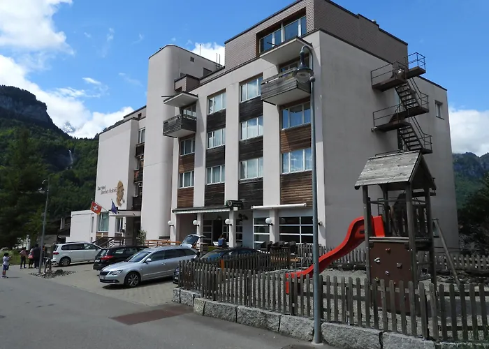 Hotel Sherlock Holmes&Khana Restaurant nur 200 m zur Gondelbahn Hasliberg