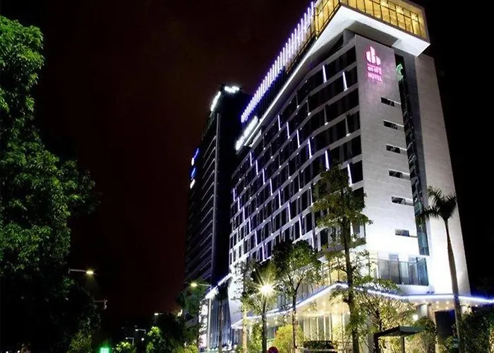The Summit Hotel