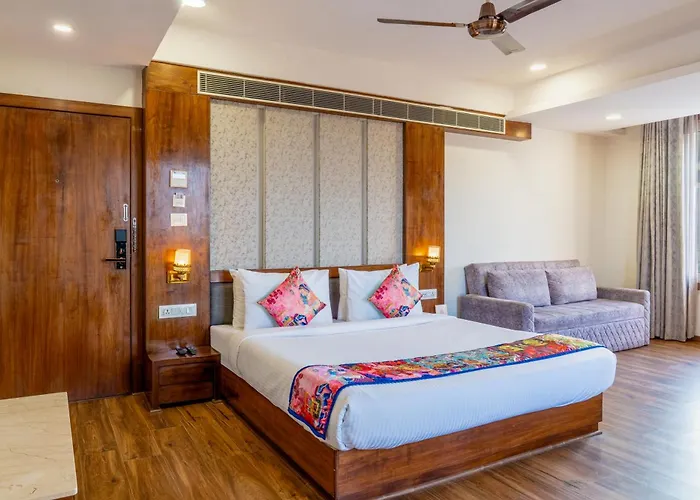 Hotel Paandora Grand,Udaipur