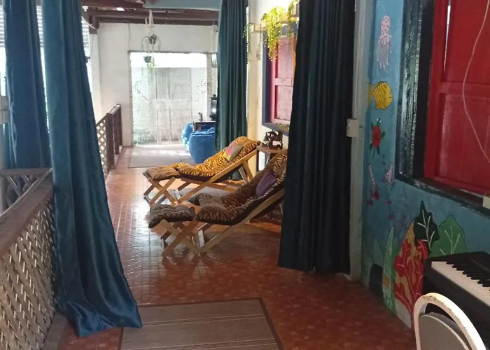 Hill Station Hostel At Chor Chaba