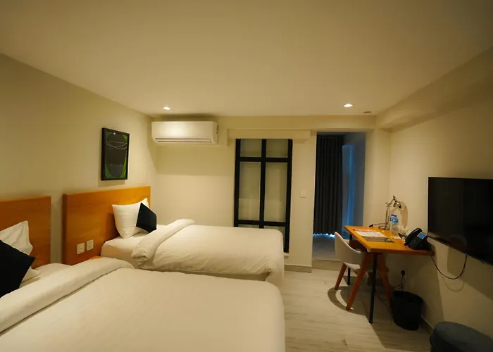 The Avenue Hotel