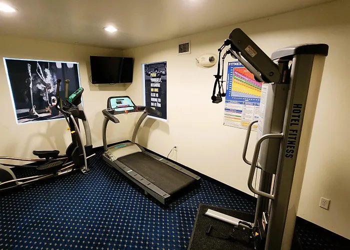Fairbridge Inn & Suites Canadian