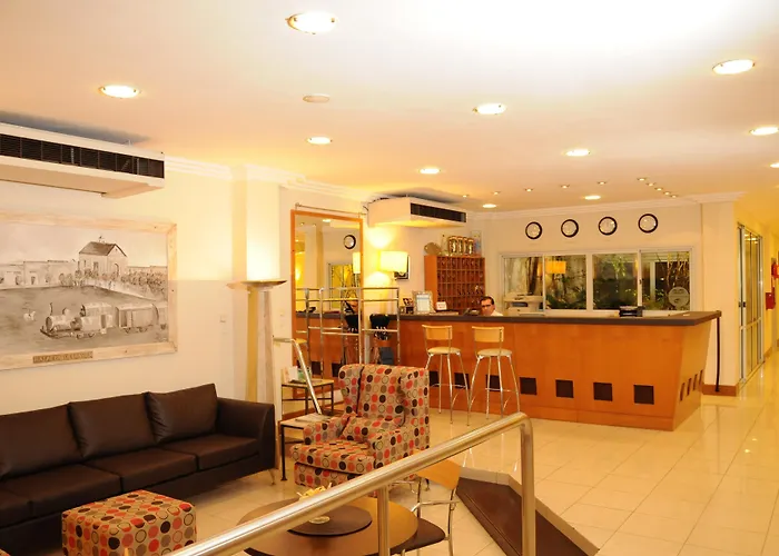 Parra Hotel & Suites