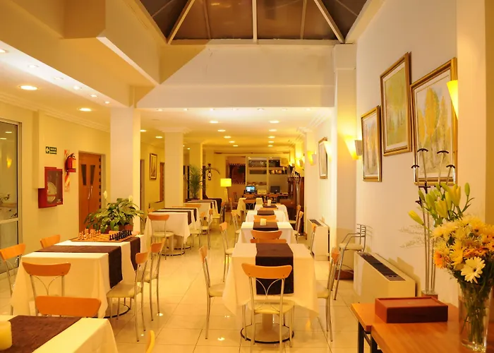 Parra Hotel & Suites