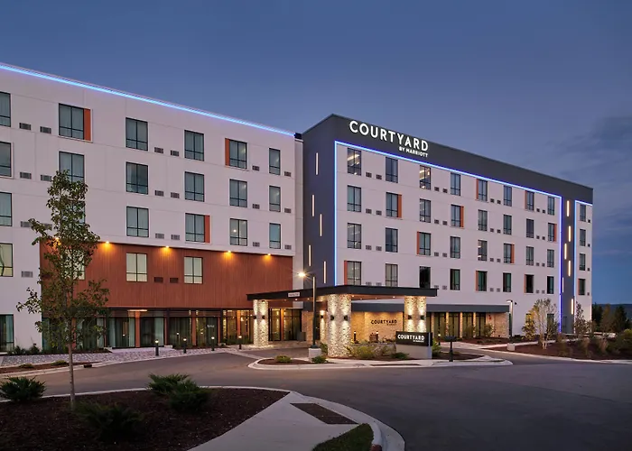 Courtyard By Marriott Petoskey At Victories Square