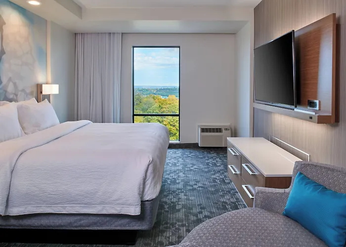 Courtyard By Marriott Petoskey At Victories Square