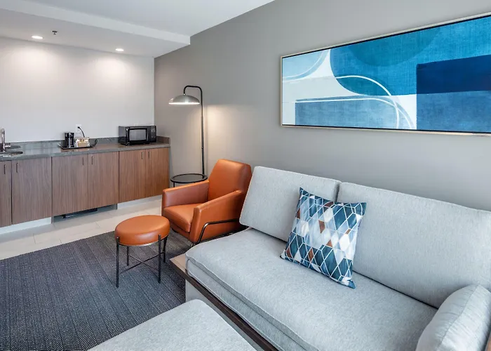 Courtyard By Marriott Conway
