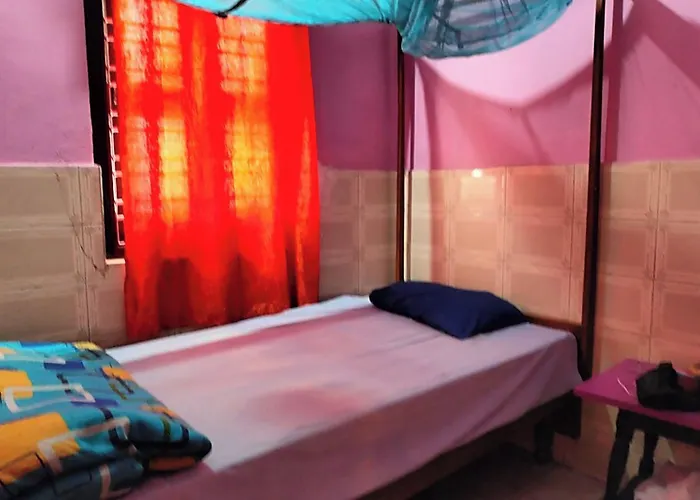 Goroomgo Central Guest House Agartala