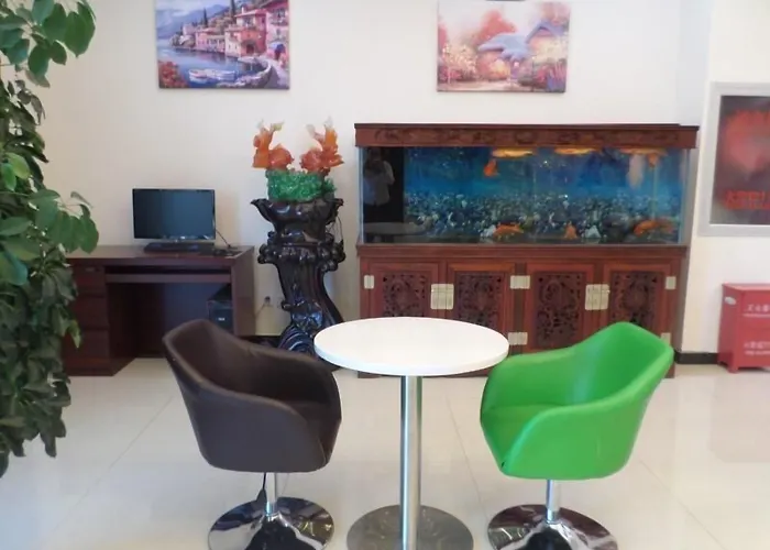 Greentree Inn Qinhuangdao Railway Station Square Express Hotel