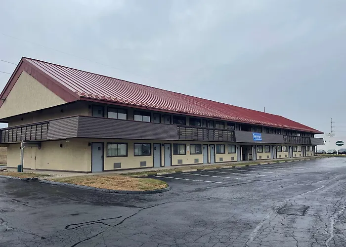 Travelodge By Wyndham Holland-Toledo