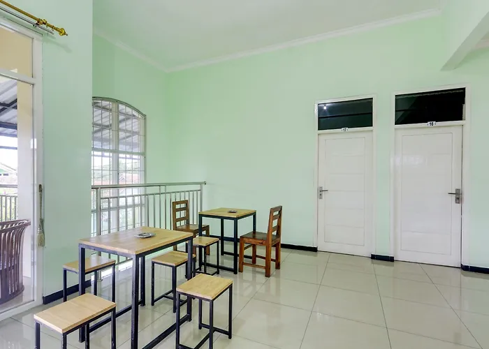 Capital O 90709 Djati Guest House