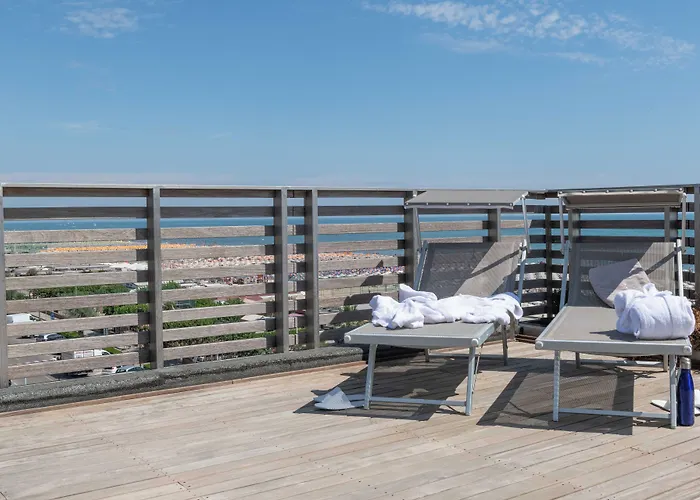 Kiss Beachfront Hotel & Restaurant