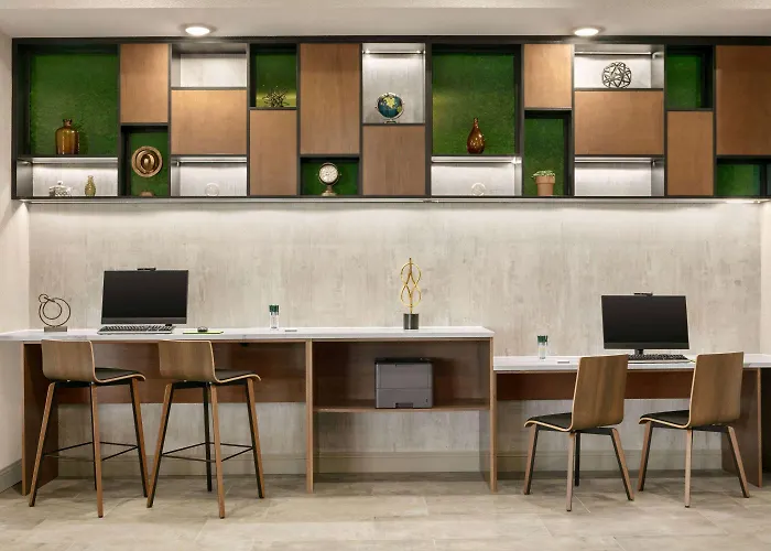 La Quinta Inn & Suites By Wyndham College Station North