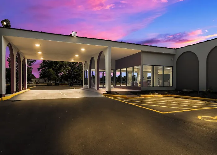 Hometowne Studios By Red Roof And Conference Center Chicago - N Aurora Naperville