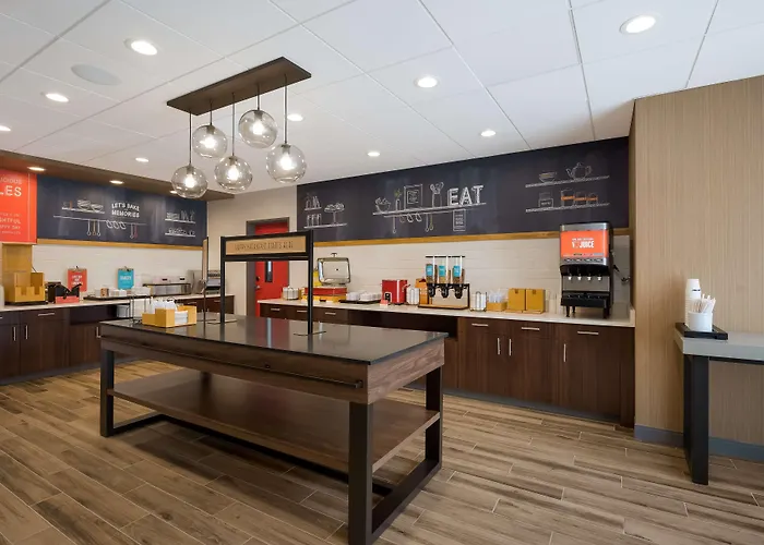 Hampton Inn By Hilton Detroit Southfield