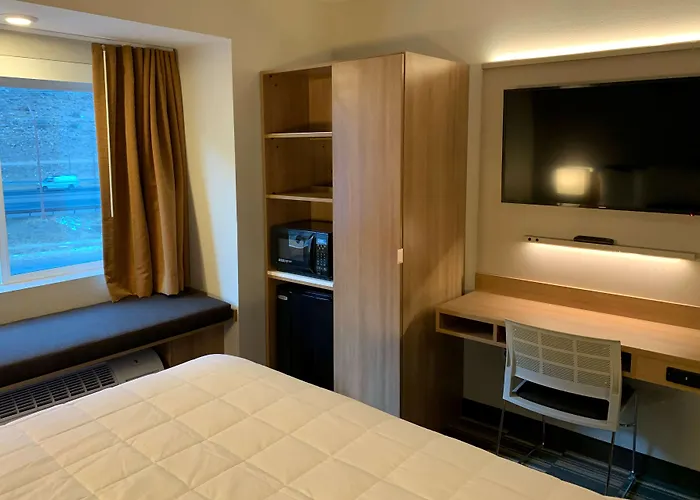 Microtel Inn & Suites By Wyndham Georgetown Lake