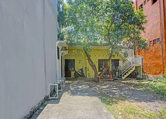 Oyo Life 91600 Syariah Army Kost & Homestay