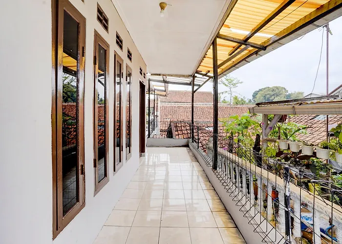 Oyo Life 90701 Kost Syariah Deris
