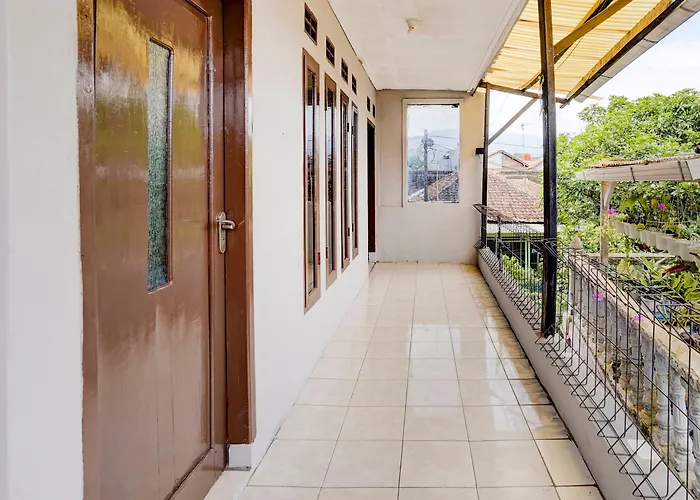 Oyo Life 90701 Kost Syariah Deris