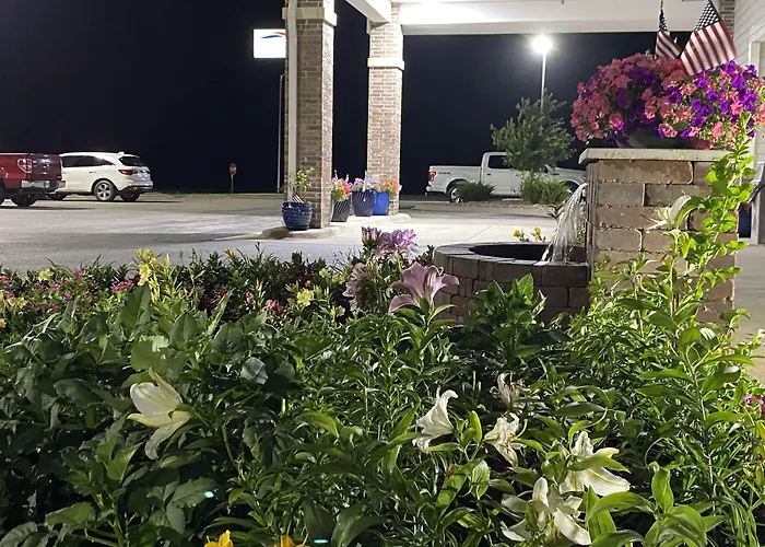 Garnett Hotel & Rv Park