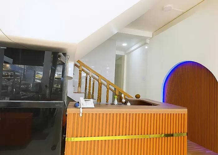 Trung Hieu Hotel - Ben Canh Mieu Ba Chua Xu