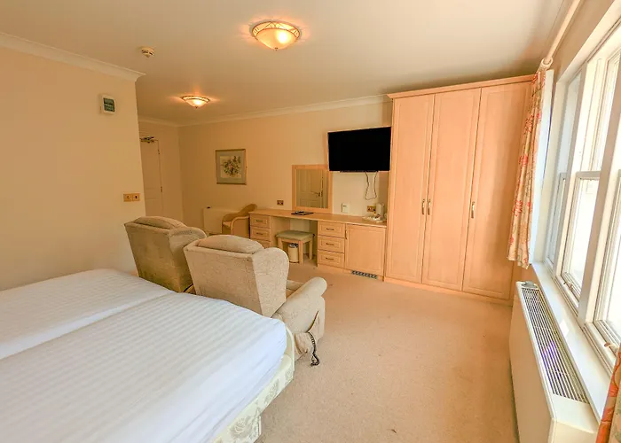 The Grove Hotel