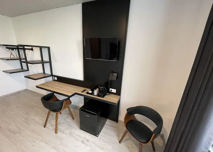 Yebs Hotel