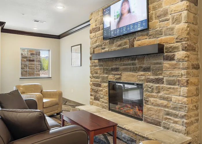 Cobblestone Hotel & Suites - Alpine
