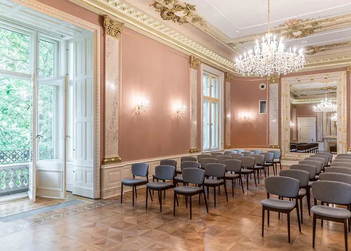 Hotel Altus Palace - Destigo Hotels
