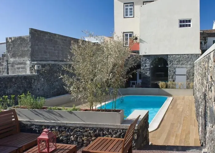 Azorean Urban Lodge