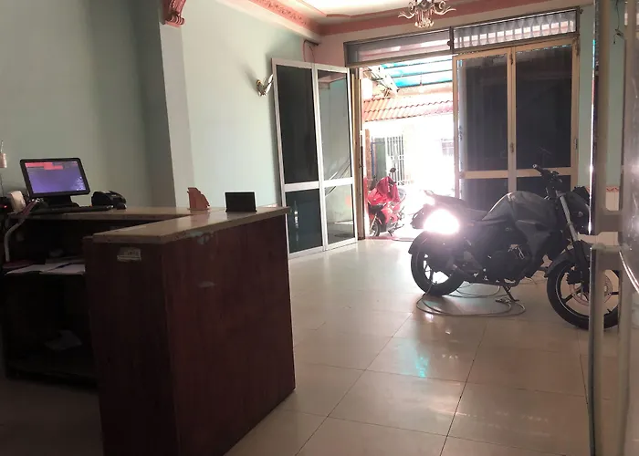 Happy Motel
