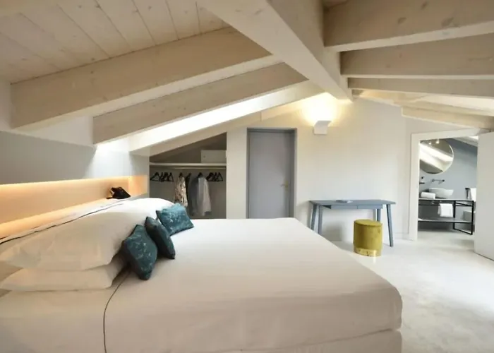 Boutique Hotel De La Ville