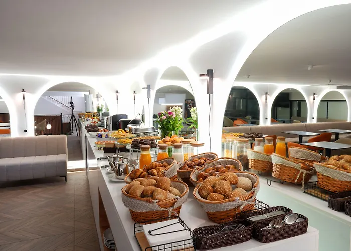 Le M Hotel