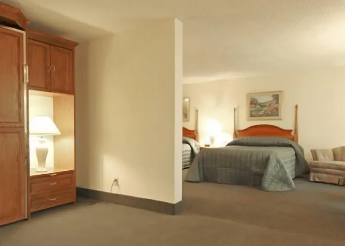 River Terrace Inn