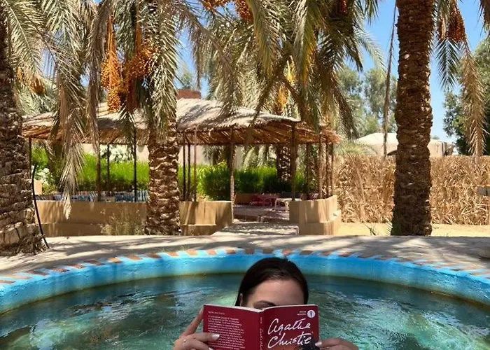 Seliyaa Siwa Inn Hotel