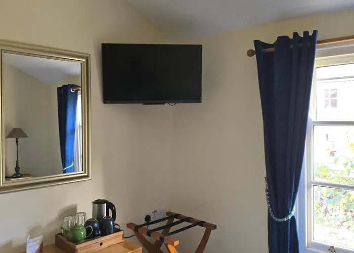 Cozy Double Room - The Unicorn Hotel
