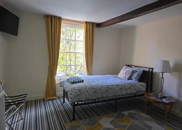 Cozy Double Room - The Unicorn Hotel