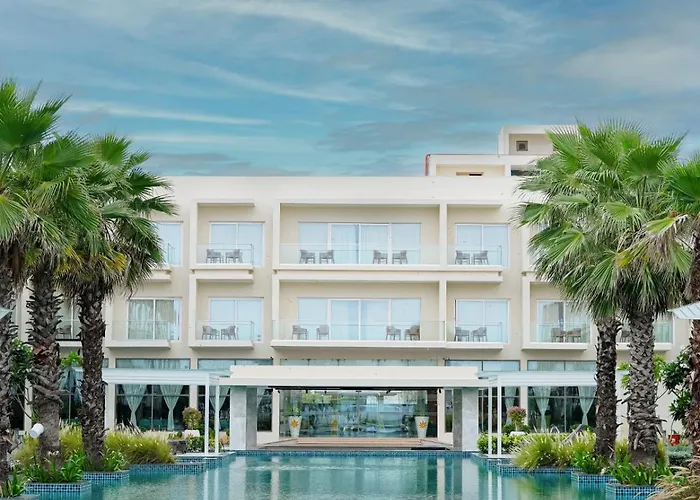 Golden Sands - By The Bay Resorts