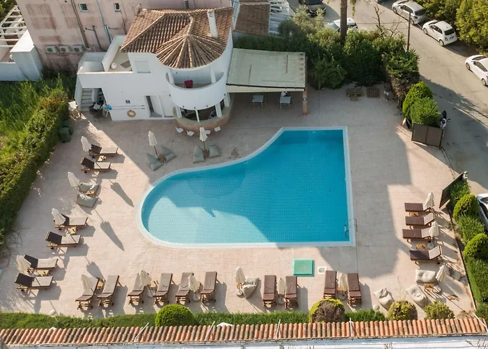 Odysseas Studios With Private Pool, Close To Tsilivi Beach
