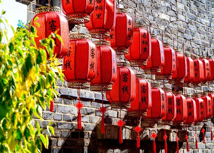 Golden Dragon'S Mountain Glow Inn Chinese Style Courtyard Of Lijiang Ancient Town Close To Main Streets Near By Dashiqiao Sifang Street,Big Water Wheels,We Offer Tickets Purchasing Services,Free Station Pick-Up For Three Nights Of,Provide Nutritious