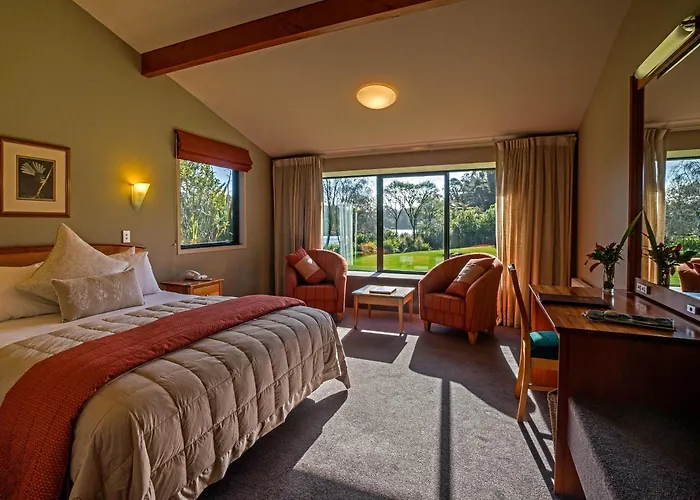 Wilderness Lodge Lake Moeraki